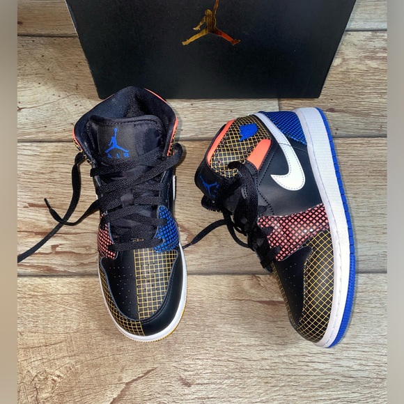 Air Jordan 1MID Multicolor / Kids Size 4.5 - Picture 1 of 9